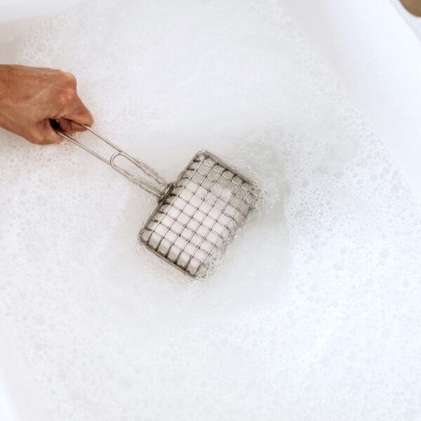 Bar soap shaker for clean dishes