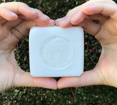 FIggy bar soap in a 4 pack. natural soap for cleaning. nz made