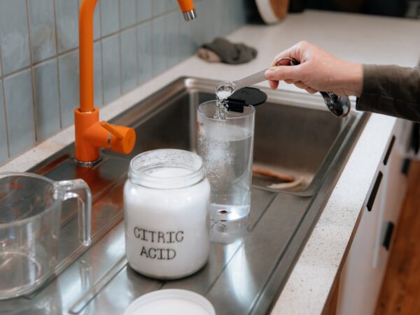 Preparing Citric Acid to descale a coffee machine