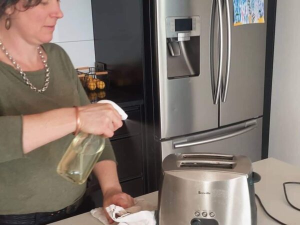 Cleaning the Exterior of the Toaster with 50/50 Vinegar and Water spray